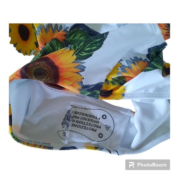 Sunflower Print One Piece Halter Backless Swimsuit - Picture 5 of 5
